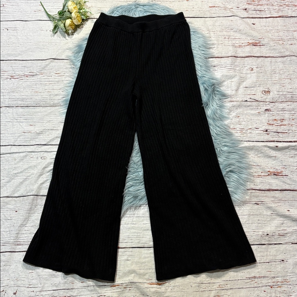 Flat White High Rise Flare Ribbed Knit Black Pants - Picture 2 of 8